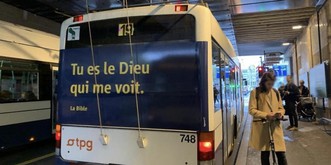 «Cette pub religieuse sur un bus est illégale»: la Genève laïque choquée