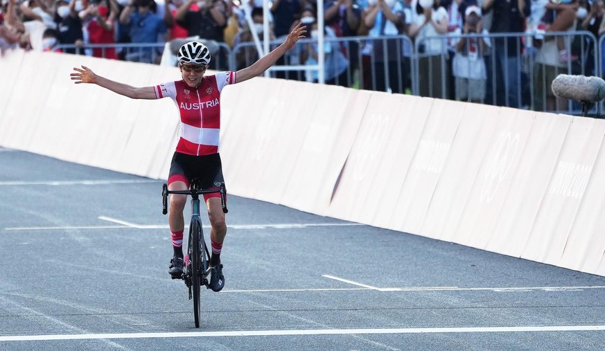 Anna Kiesenhofer est devenue championne olympique de cyclisme sur route dimanche. L'Autrichienne habite Lausanne, travaille à l'EPFL et roule pour le Vélo-Club Echallens.