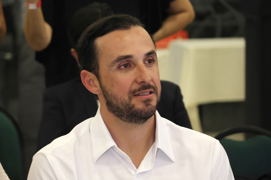 epa12434067 Bolivian vice presidential candidate Juan Pablo Velasco, from Alianza Libre, looks on during a vice presidential debate in Santa Cruz, Bolivia, 05 October 2025. Some of the candidates' ...