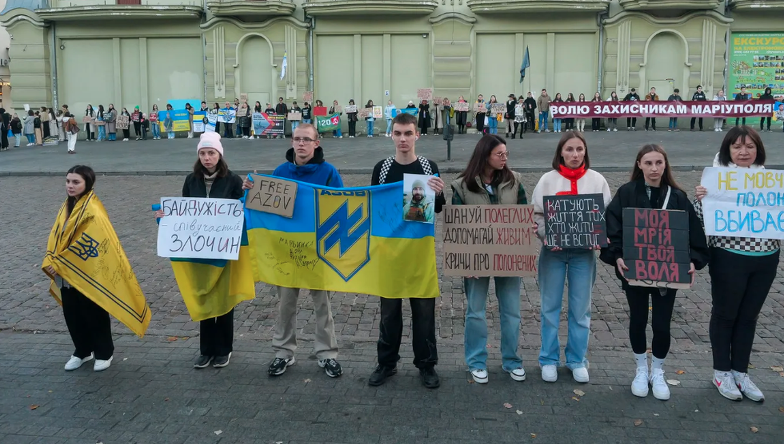 A Odessa, les habitants manifestent tous les dimanches pour se souvenir des soldats capturés et disparus.