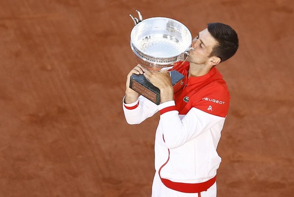 Novak Djokovic a ramené une deuxième Coupe des Mousquetaires à la maison.