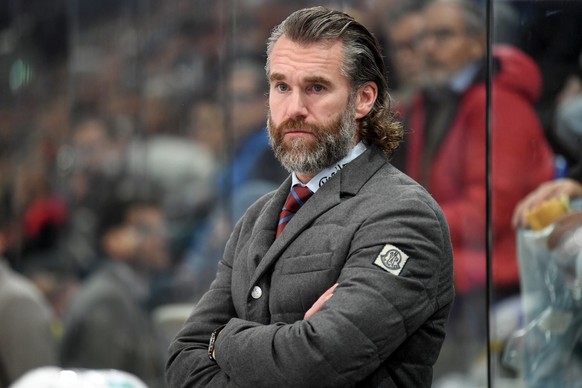 Fribourg&#039;s Head Coach Christian Dube, during the preliminary round game of National League A (NLA) Swiss Championship 2022/23 between HC Ambri Piotta and Fribourg Gottéron at the Gottardo Arena i ...