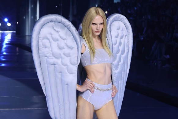 BROOKLYN, NEW YORK - OCTOBER 15: Alex Consani walks the runway during the 2024 Victoria&#039;s Secret Fashion Show at Duggal Greenhouse on October 15, 2024 in Brooklyn, New York. (Photo by Taylor Hill ...