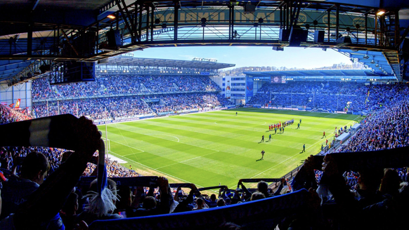 L'Arminia reçoit dans sa magnifique SchücoArena (26 000 places).