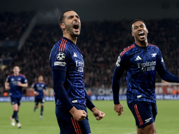 Mikel Merino (à gauche), le buteur de substitution d&#039;Arsenal.