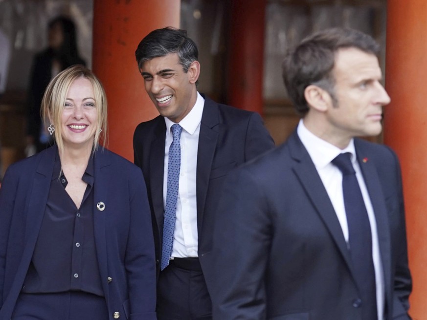 Giorgia Meloni et Emmanuel Macron s'étaient déjà rencontrés, comme ici lors d'un sommet en présence du Britannique Rishi Sunak, au centre, mais c'est la première fois que la première mi ...