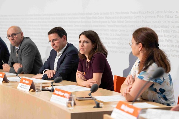 Le conseiller national Stefan Mueller-Altermatt (Centre-SO), le conseiller national Matthias Samuel Jauslin (GLP-AG), la conseillère nationale Mattea Meyer (PS-ZH) et la conseillère nationale Priska W ...