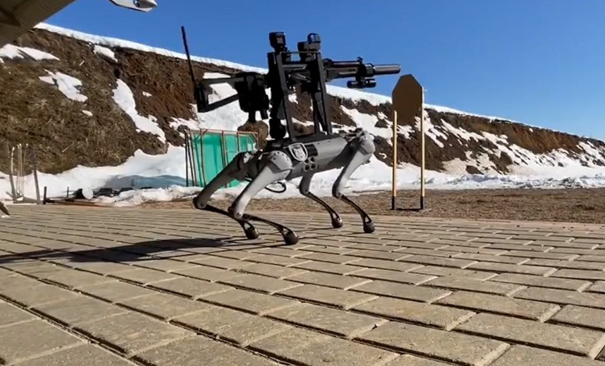 Un patron russe de la tech partage les images d'un robot de guerre artisanal