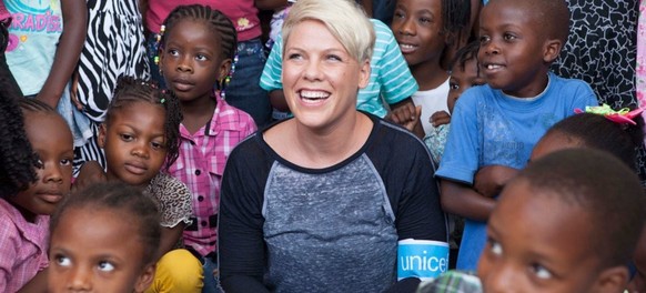 P!nk rend visite à des enfants en Haïti avec l&#039;UNICEF. Photo UNICEF USA