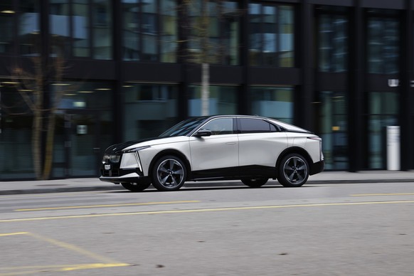 DS N°8 Long Range Traction