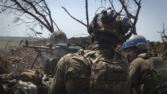 Des soldats ukrainiens en première ligne, dans la région de Zaporijia.