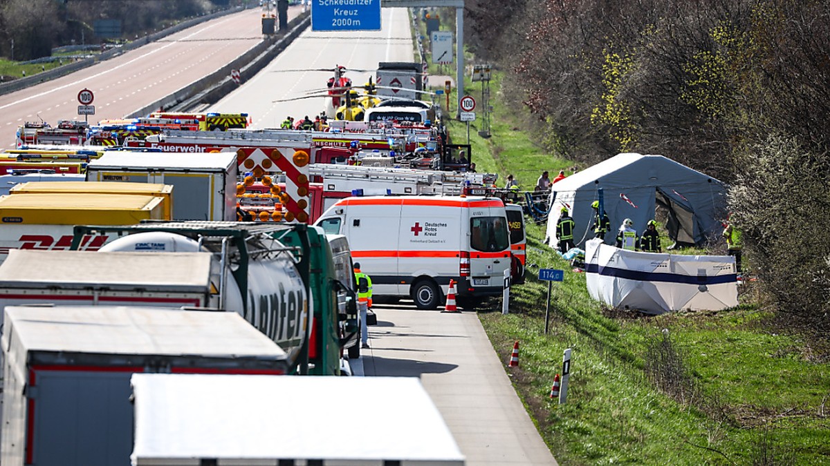 Schwerer Flixbus-Unfall in Deutschland: Mindestens 5 Menschen getötet