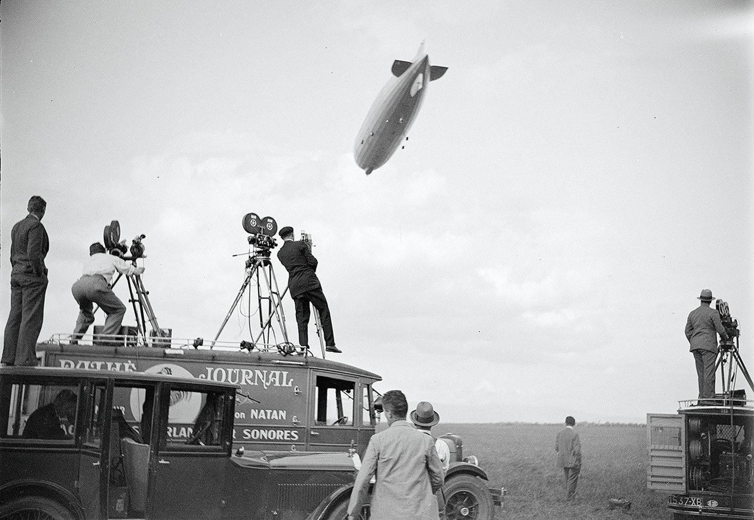 Atterrissage du Zeppelin «LZ 127» transportant des participants allemands à une réunion de la Société des Nations à Genève Cointrin, le 14 septembre 1930.
https://permalink.nationalmuseum.ch/100440129