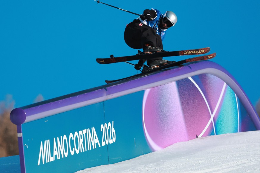 epa12712949 Fabian Boesch of Switzerland competes during the Men's Freeski Slopestyle qualification of the Freestyle Skiing competitions at the Milano Cortina 2026 Winter Olympic Games, in Livign ...