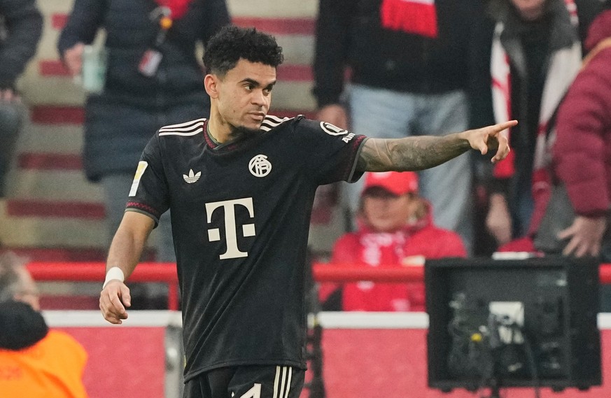 Une star du Bayern Munich marque un but fou 
