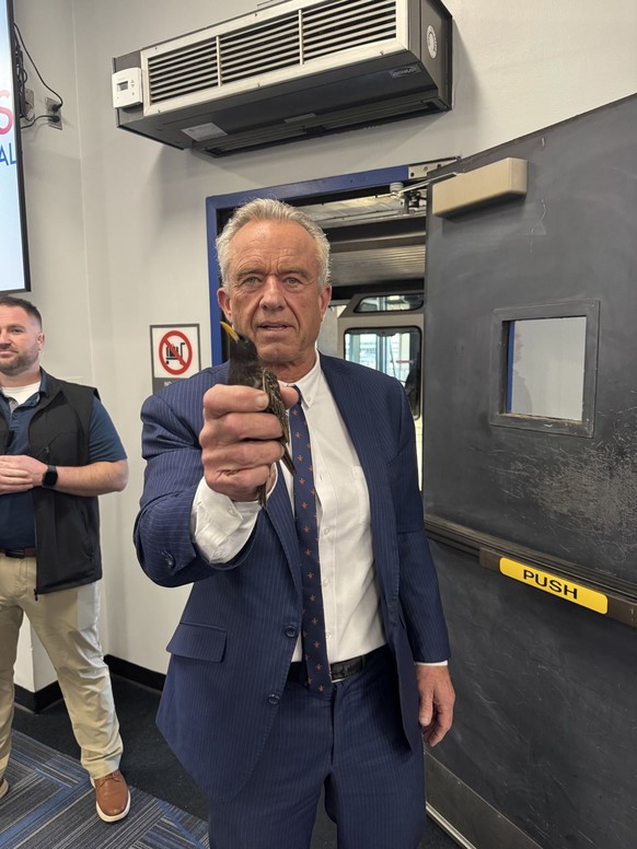 Robert F. Kennedy Jr. à l'aéroport de Dulles.