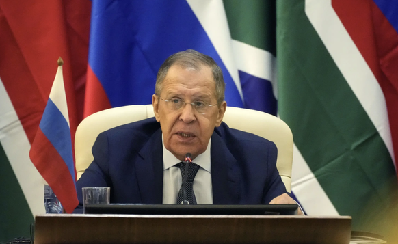 Le ministre russe des Affaires étrangères Serguei Lavrov s&#039;exprime au début de son voyage en Afrique à Pretoria.