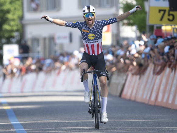 Quinn Simmons a fait presque toute la course en t黎e entre Aarau et Heiden.