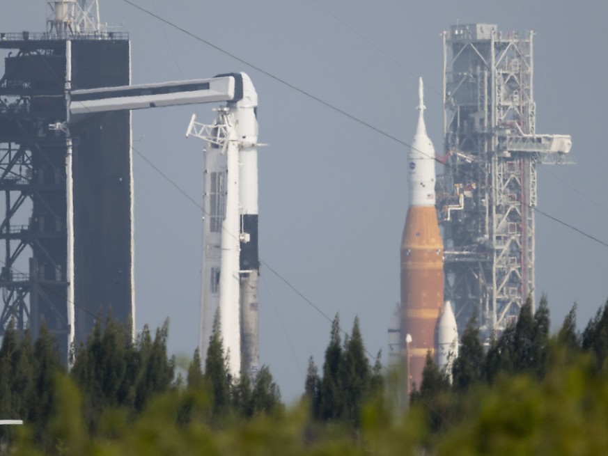 La nouvelle fusée géante de la Nasa pour la Lune, SLS, devra retourner au garage pour subir des modifications après un premier test raté sur son aire de lancement en Floride.