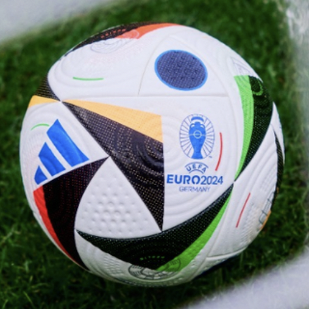 UEFA EURO 2024 - Combien de ballons de la #NationsLeague sur cette