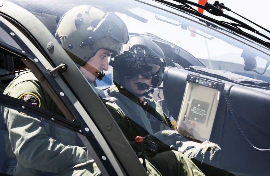 La fuite des pilotes fragilise l’armée de l’air suisse. Ici des pilotes d&#039;hélicoptère (archives).