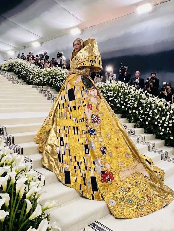 Un spécialiste de l'art espagnol partage 20 tenues imaginées par l'IA pour le MET Gala 2026, qui mettent en vedette un chef-d'oeuvre emblématique de l'histoire de l'art.