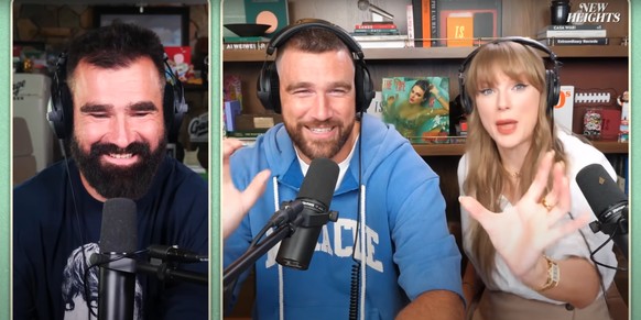 Travis Kelce et Taylor Swift ont éclipsé l&#039;actualité de la culture pop lorsqu&#039;ils sont apparus dans le podcast «New Heights» en amoureux pour partager des détails sur leur histoire d&#039;am ...