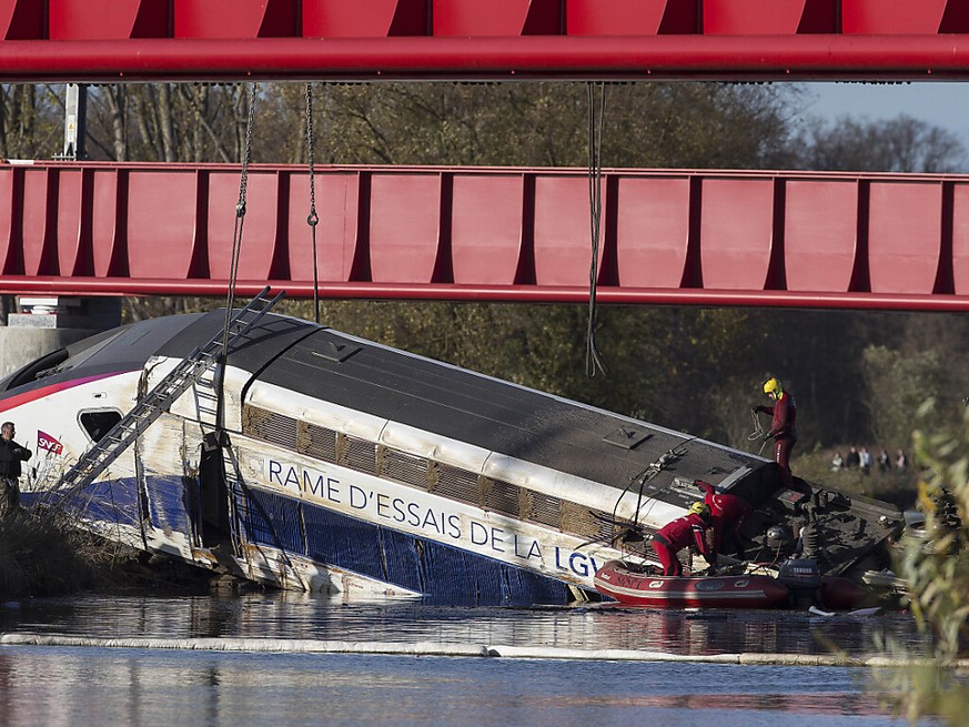 11 personnes avaient été tuées et 42 autres blessées lors du déraillement de la rame TGV à Eckwersheim, le 14 novembre 2015.