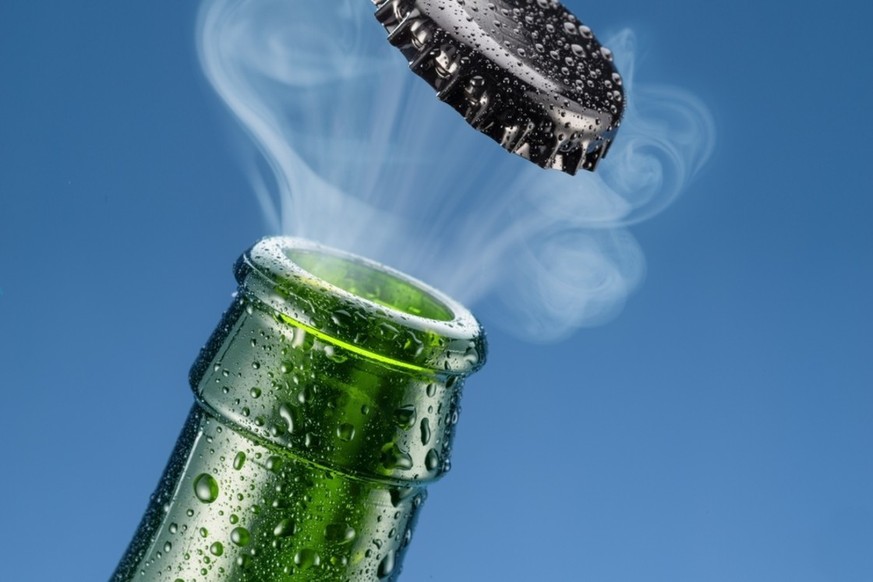 Les capsules en métal responsables des microplastiques dans les boissons.