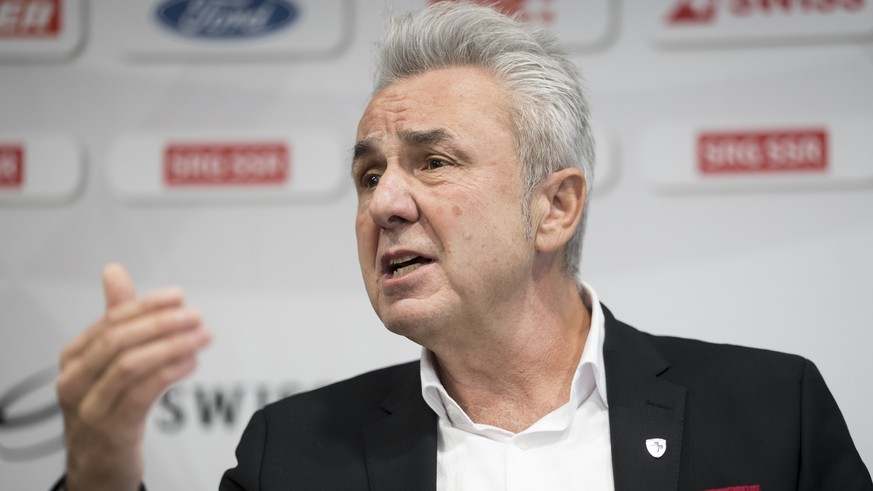 Urs Kessler, Praesident Swiss Ice Hockey Federation spricht ueber seine Bilanz nach 100 Tagen im Amt an der Medienkonferenz der Swiss Ice Hockey Federation (SIHF) am Mittwoch, 3. Dezember 2025 im Hote ...
