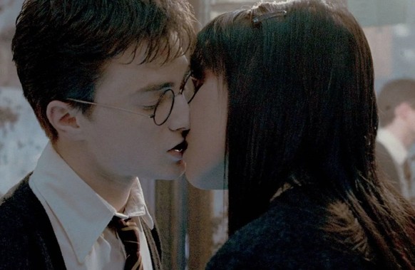 Dans Harry Potter et l'Ordre du Phénix, Daniel Radcliffe et Katie Leung incarnent un couple amoureux.