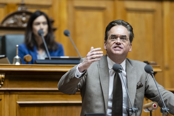 Olivier Feller, FDP-VD, beantwortet eine Frage, an der Fruehjahrssession der Eidgenoessischen Raete, am Donnerstag, 13. Maerz 2025 im Nationalrat in Bern. (KEYSTONE/Alessandro della Valle)