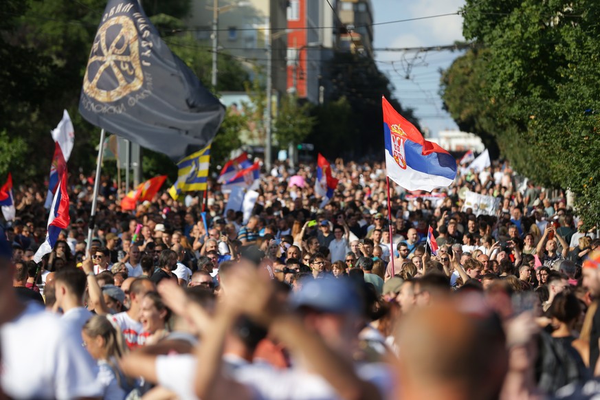 epa12203347 Protesters arrive for a student-led rally in Belgrade, Serbia, 28 June 2025. University students are demanding accountability and calling on early elections after sixteen people died when  ...