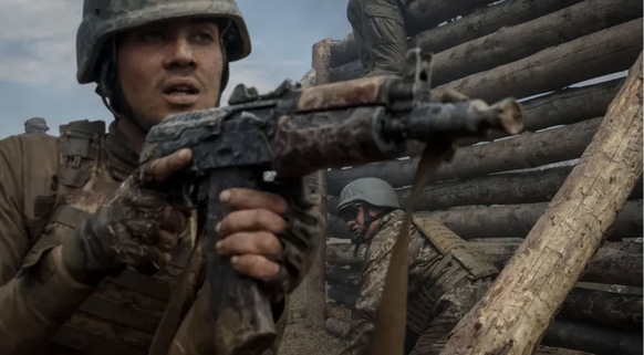 Un soldat ukrainien lors d'un exercice. Mai 2023.