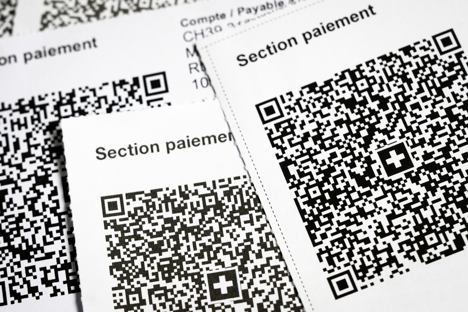 Un bulletin de versement avec QR code, d&#039;une QR-facture, est photographie ce mardi 27 septembre 2022 a Lausanne. La QR-facture modernise le trafic des paiements suisses. Elle remplacera les bulle ...