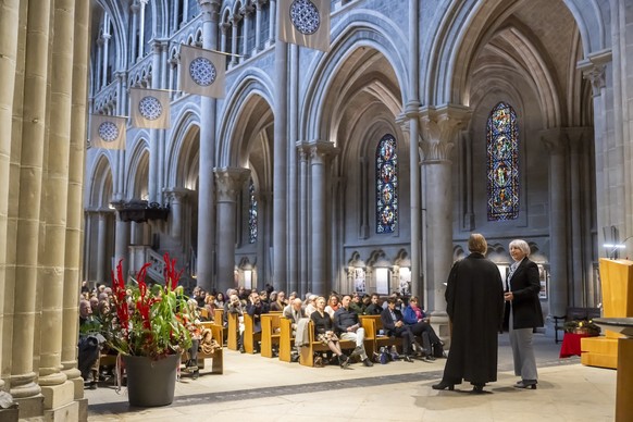 Line Dépraz et Baume-Schneider à la cathédrale de Lausanne.