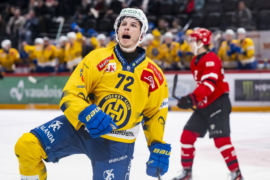 Tino Kessler (HCD) montre sa joie apres avoir marque le but du 1:2 lors du match du championnat suisse de hockey sur glace de National League entre Lausanne HC, LHC, et HC Davos le jeudi 28 novembre 2 ...