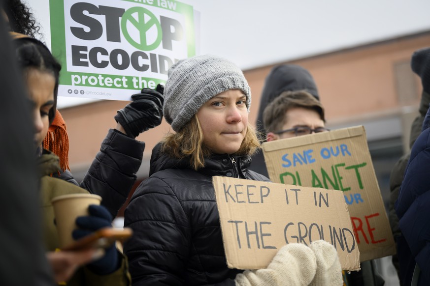 epa10417827 Sweden&#039;s climate activist Greta Thunberg and other young climate activists of the &#039;Friday for Future Climate Strike&#039; movement stage an unauthorised demonstration on the side ...