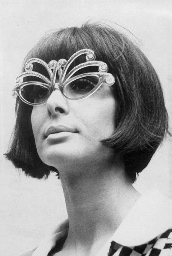 Crazy Sixties Sunglasses: Oversized and Dark Shades Were the Height of Fashion 
https://www.vintag.es/2022/01/1960s-sunglasses.html