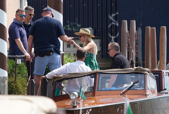 epa12196835 Ivanka Trump (C), daughter of US President Trump, arrives at the St.Regis Hotel ahead of the wedding of Amazon founder Jeff Bezos in Venice, Italy, 25 June 2025. EPA/ANDREA MEROLA