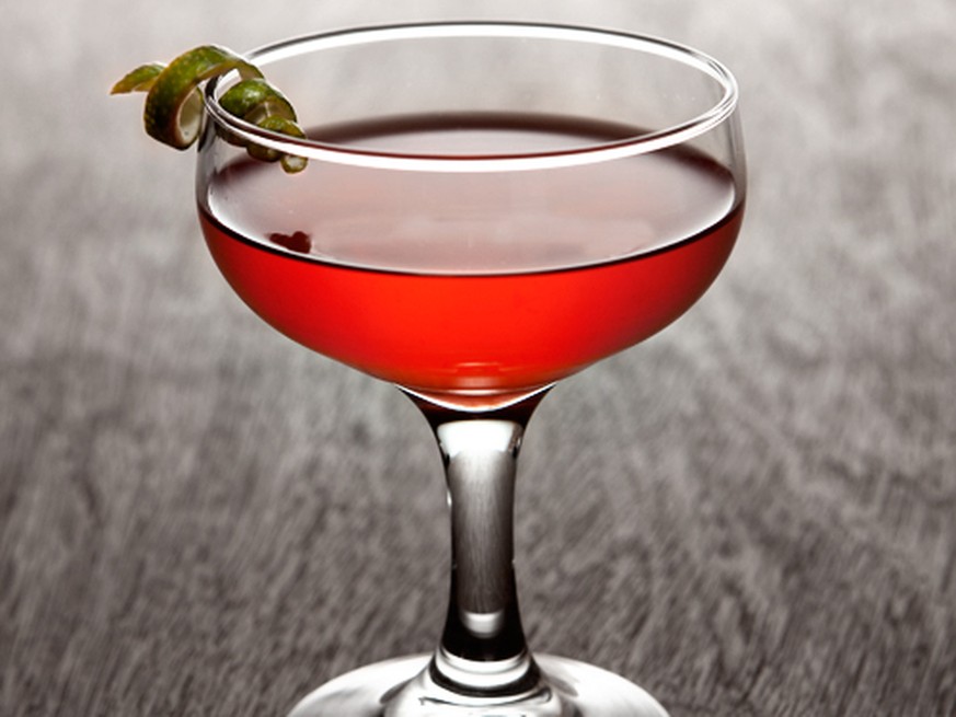 nomayo cocktail champagne drinks trinken alkohol https://www.liquor.com/slideshows/10-top-bubbly-new-years-drinks/
