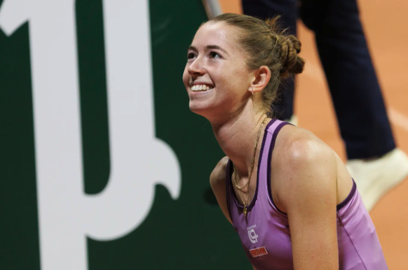 Pour sa première participation au tableau principal d'un tournoi du Grand Chelem, Simona Waltert s'est qualifiée pour le 2e tour de Roland-Garros.