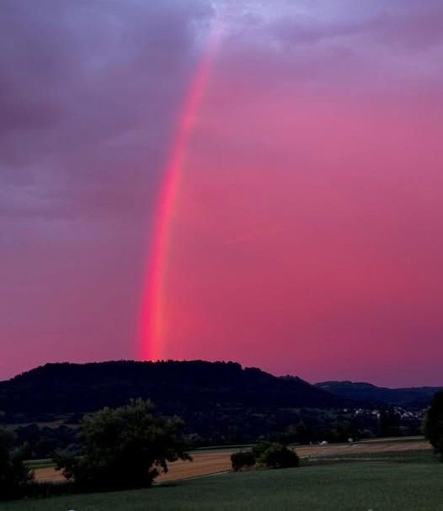 Arc-en-ciel rose au-dessus de l’Argovie