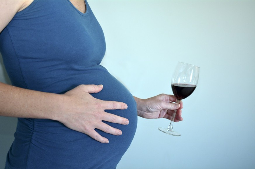 La Suisse épinglée pour son inaction face aux dégâts de l’alcool sur les bébés.