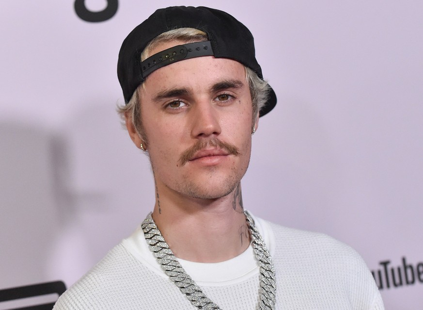 Justin Bieber est en bisbille avec le géant suédois de la fast-fashion H&amp;M.