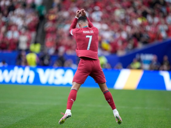 Et Siuuuuuu pour CR7 contre l'Ouzb駝istan