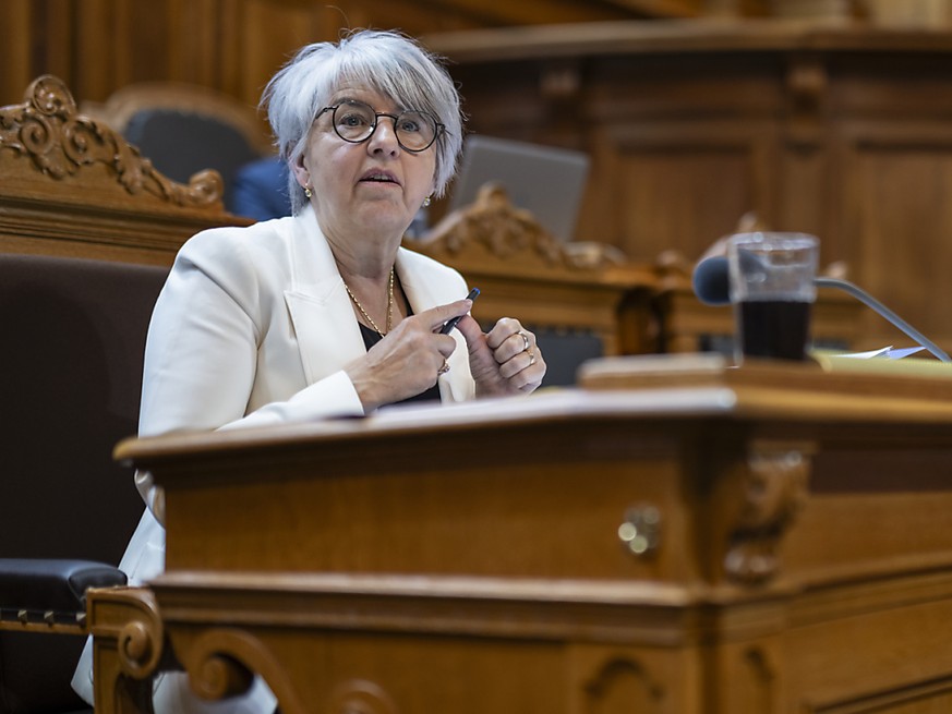 Elisabeth Baume-Schneider doit défendre de nouvelles mesures pour freiner la hausse des coûts de la santé.