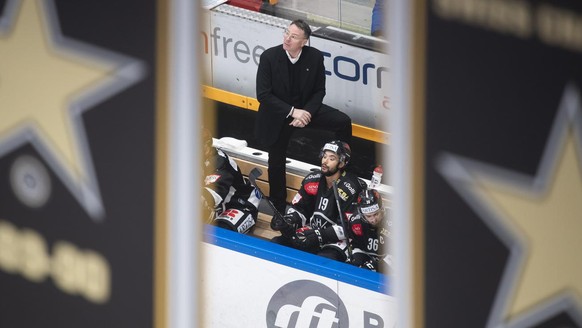 Lugano&#039;s Head Coach Chris Mcsorley during the preliminary round game of National League Swiss Championship between HC Lugano and HC Ajoie at the ice stadium Corner Arena, on Tuesday, 26 October 2 ...