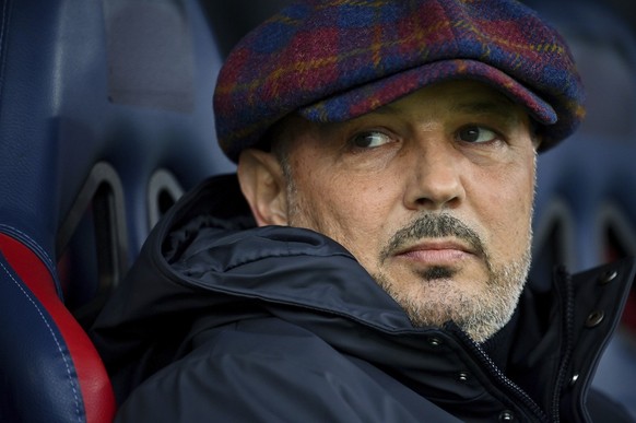 Bologna coach Sinisa Mihajlovic looks on during the Italian Serie A soccer match between Bologna and Crotone at the Renato Dall&#039;Ara stadium in Bologna, Italy, Sunday, Nov. 29, 2020. (Massimo Paol ...