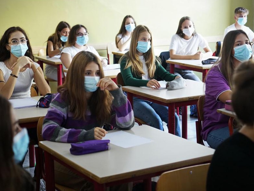 À la rentrée, les élèves, dès la 9e année, devront porter le masque pour trois semaines.